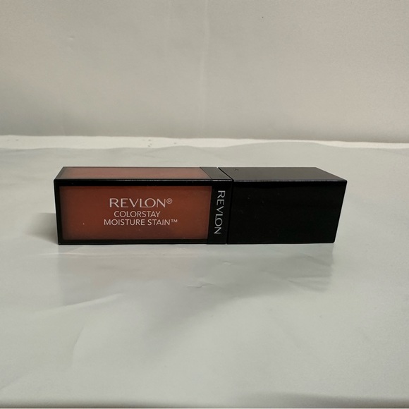 Revlon colorstay moisture stain in the colour “London Posh” 050 - Picture 3 of 5